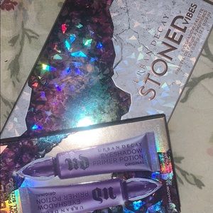 Urban decay palette and primer stones vibes vault